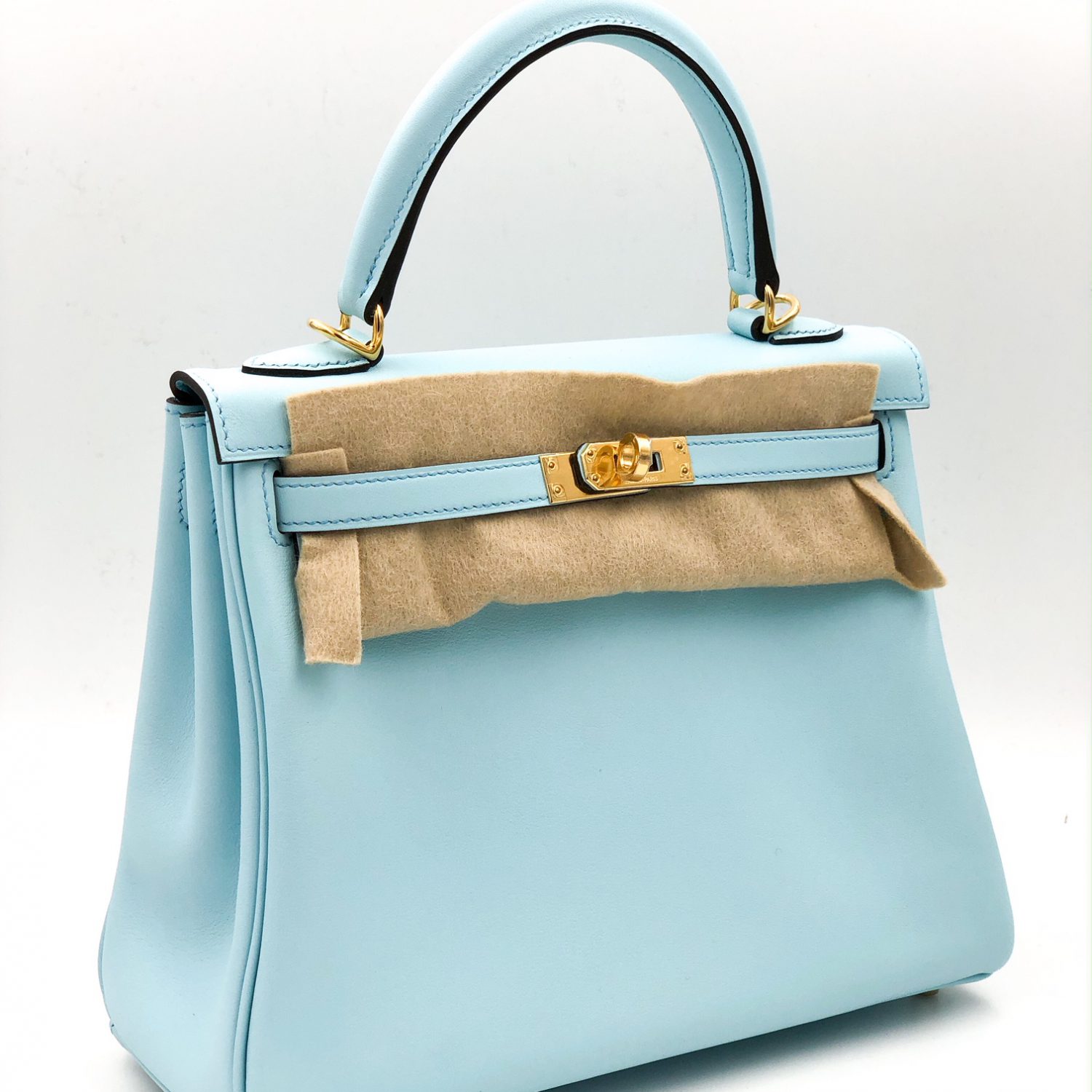 Hermès Kelly 25 In Bleu De France Swift Leather With Gold Hardware in Blue