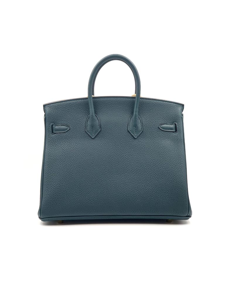 Going ga ga over this unused Birkin 25 Togo in vert cypress. She is U