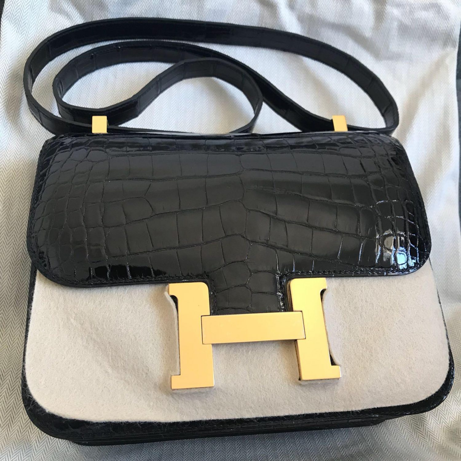 Hermès Constance 18 Mini Black Noir Matte Alligator With Lizard Buckle –  LUXURY DESIGNER RESALE