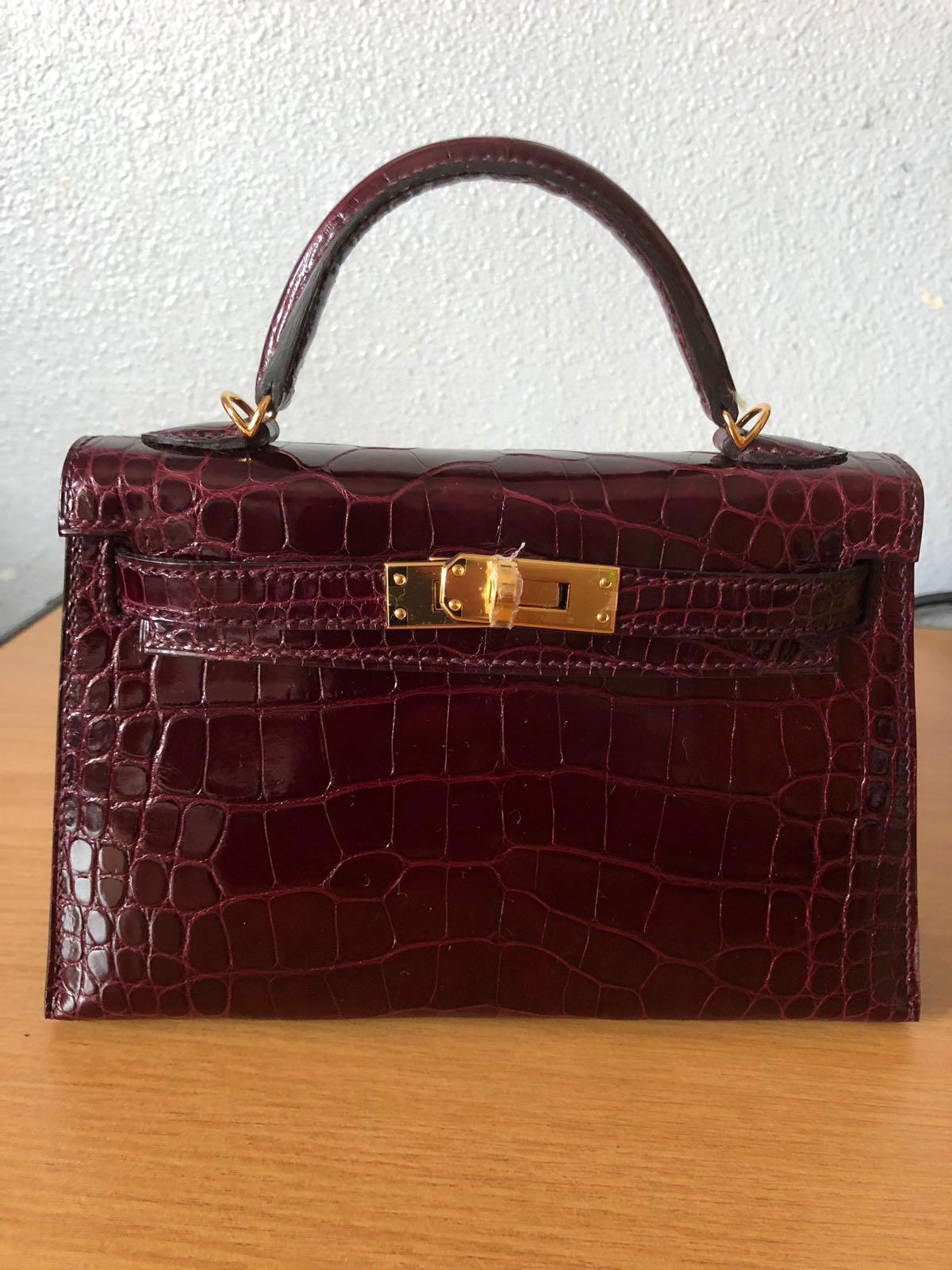 Hermes Kelly 20 Mini Sellier Noir (Black) Alligator Lisse (Shiny) Gold  Hardware #D - Vendome Monte Carlo