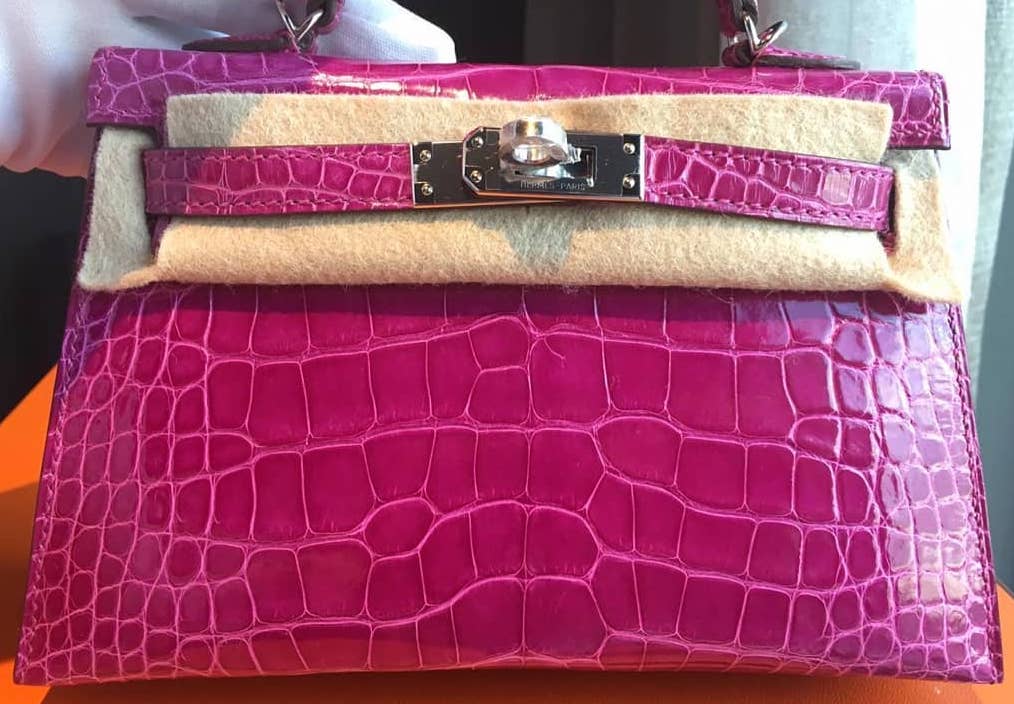 Hermes Kelly Mini Pochette Rose Scheherazade Alligator Lisse (Shiny) Gold  Hardware - Vendome Monte Carlo