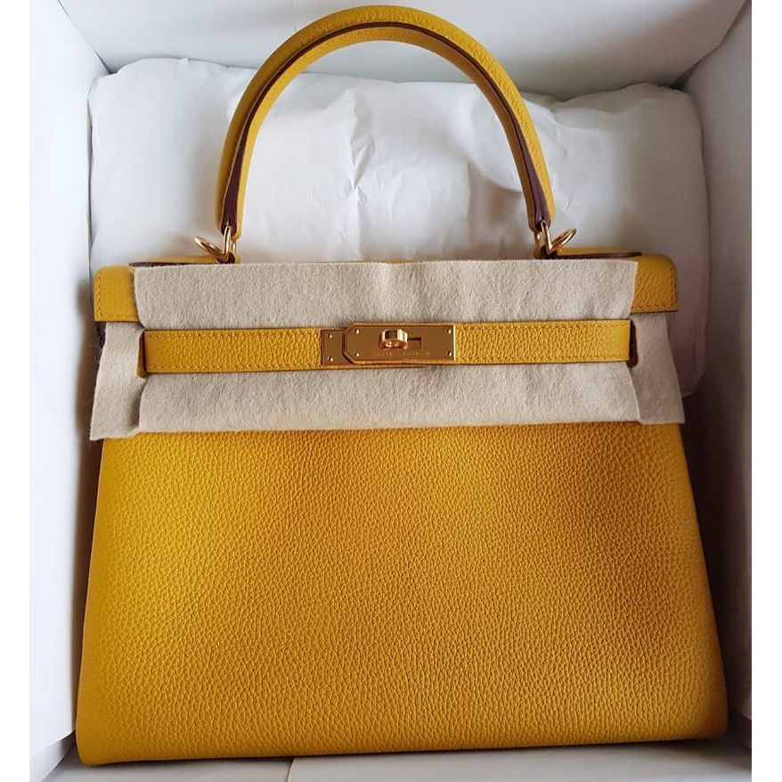 HERMES Togo Kelly Retourne 28 Jaune Ambre 498569