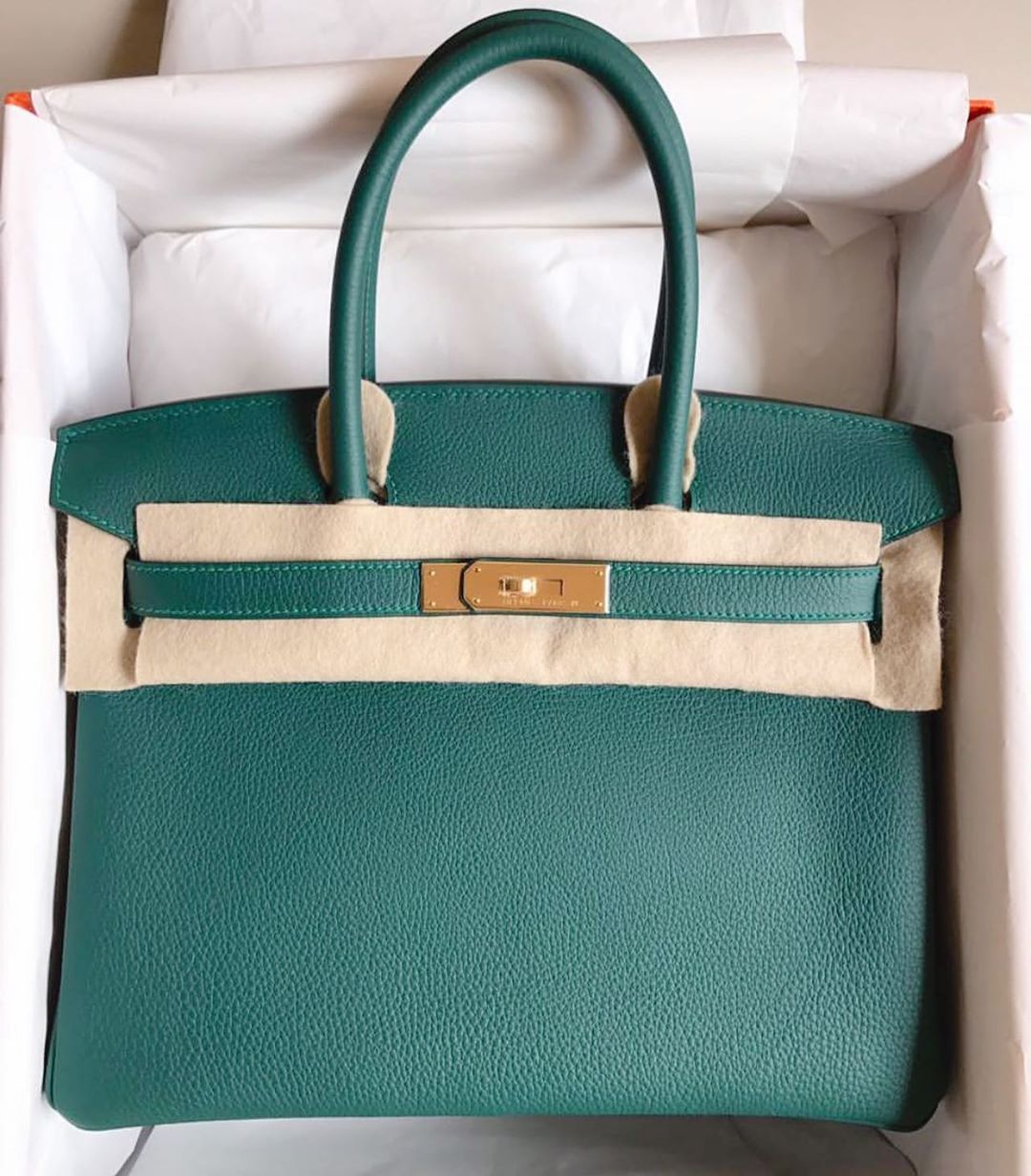 Make a statement with this stunning 30cm Malachite Togo Birkin