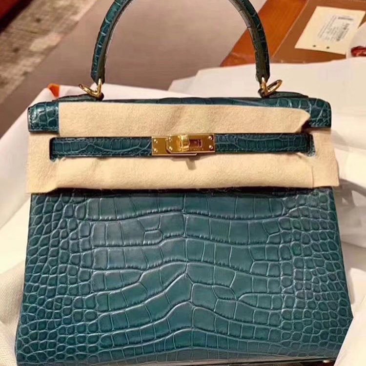 Hermes Kelly 25, Dark Green Vert Cypress Swift Leather with Gold