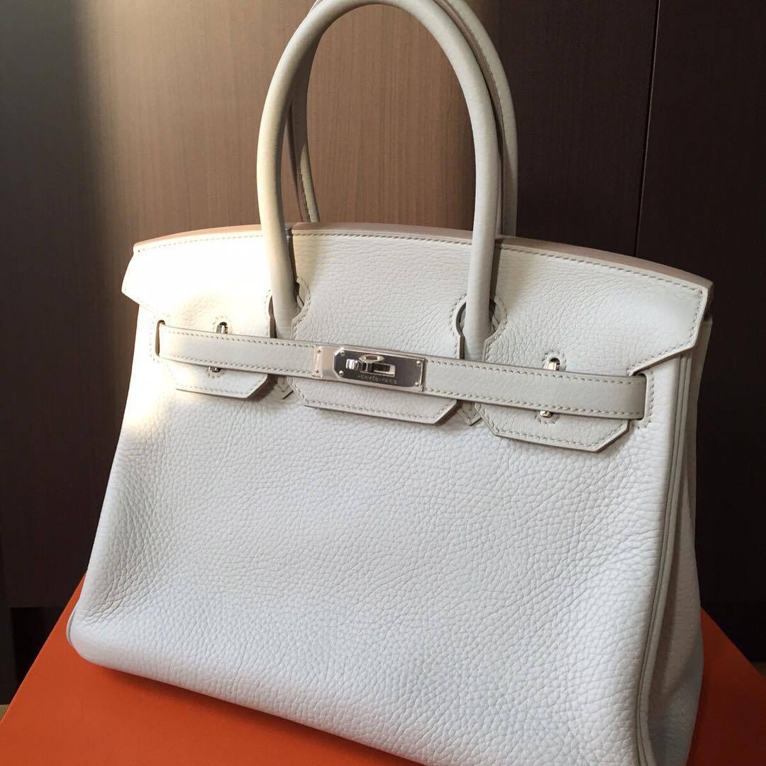 Model: Hermes Birkin 25 Stamp: Q Condition: Excellent Color: Chocolate  Hardware: Gold Leather: Togo