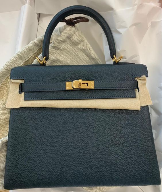 brand new Hermes kelly 28 vert vertigo and gold ostrich GHW – Ruelamode