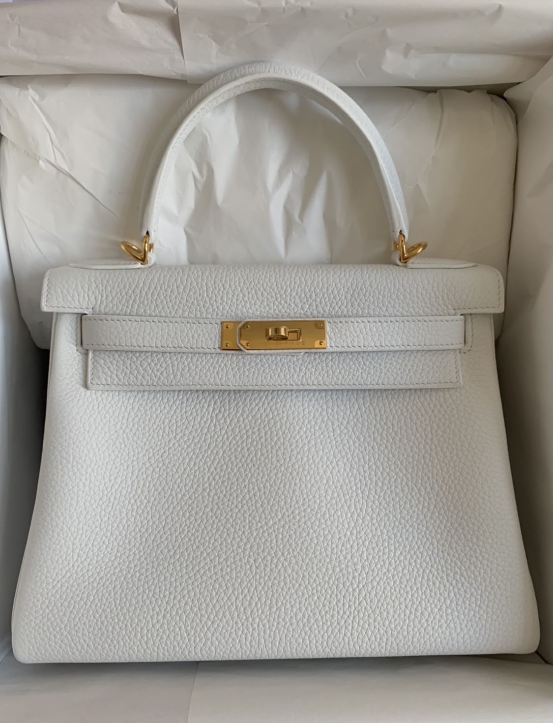Hermes Kelly 28 Blanc White Clemence Gold Hardware Vendome Monte Carlo