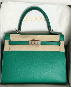 A VERT JADE EVERCOLOR LEATHER KELLY CUT WITH PALLADIUM HARDWARE, HERMÈS,  2017